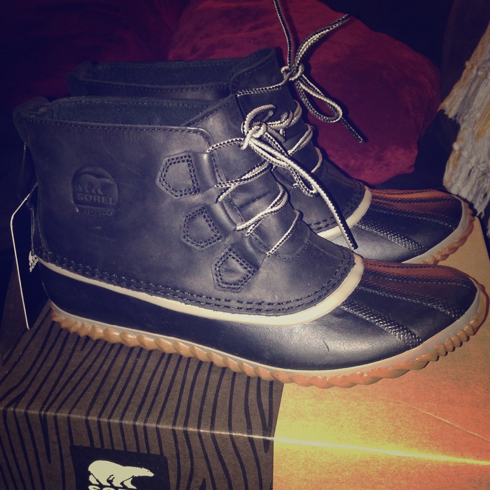 BNIB Women's Sorel Out n About snow rain boots